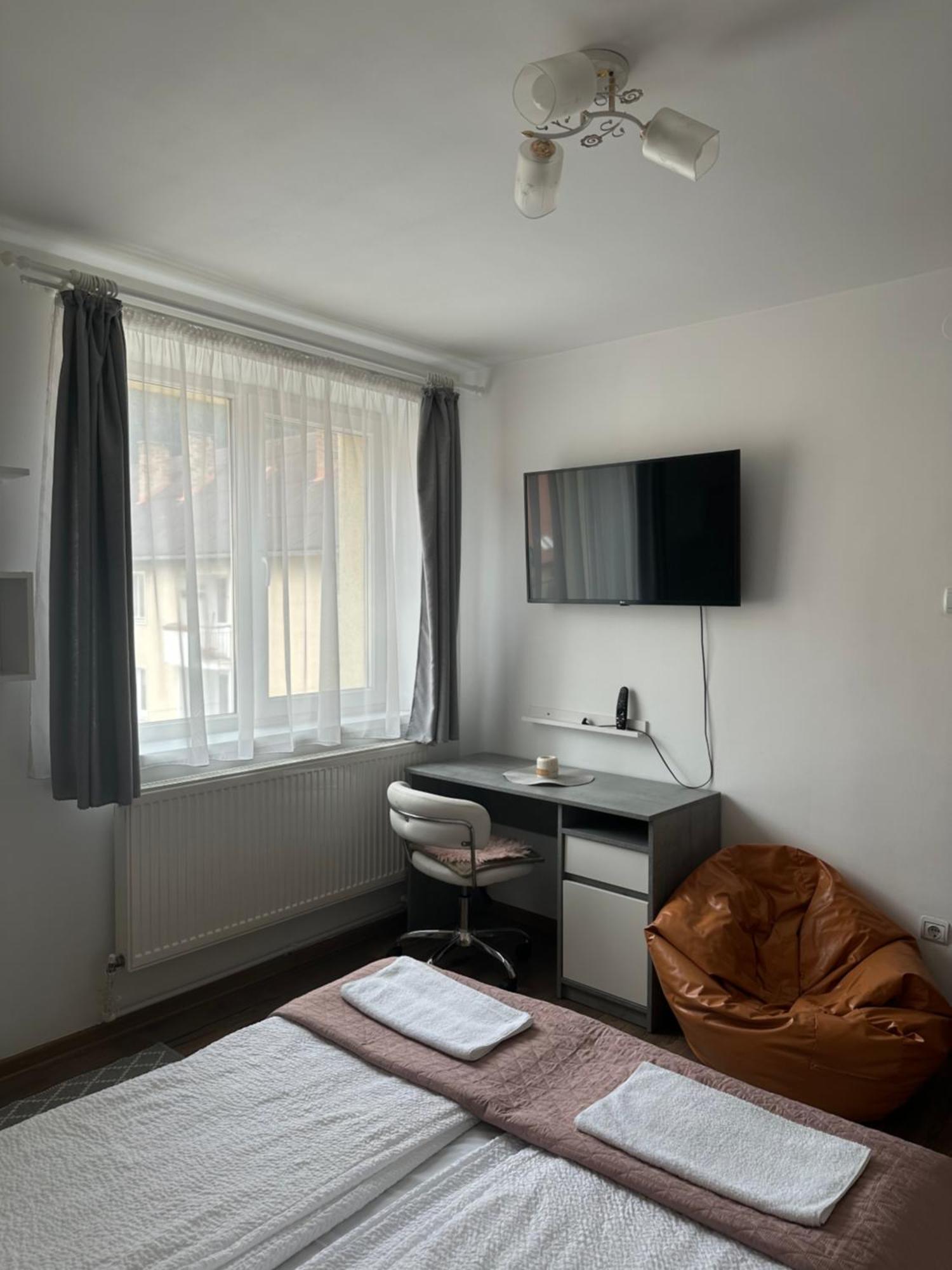 בורסק Apartament De Inchiriat מראה חיצוני תמונה