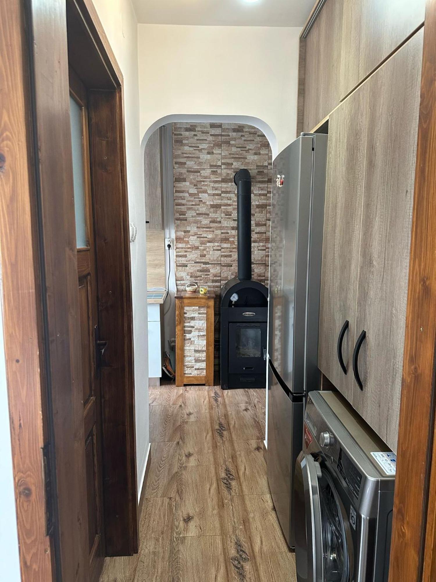 בורסק Apartament De Inchiriat מראה חיצוני תמונה
