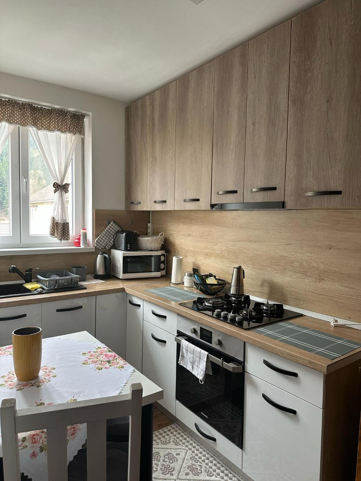 בורסק Apartament De Inchiriat מראה חיצוני תמונה
